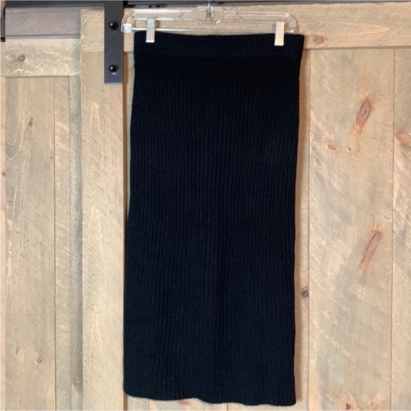 In Loom skirt and sweater set Black Size Large New with tag - Picture 8 of 15